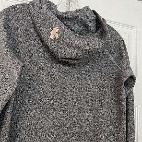 Roots Women's Gray Hoodie Sweater - Picture 4 of 4